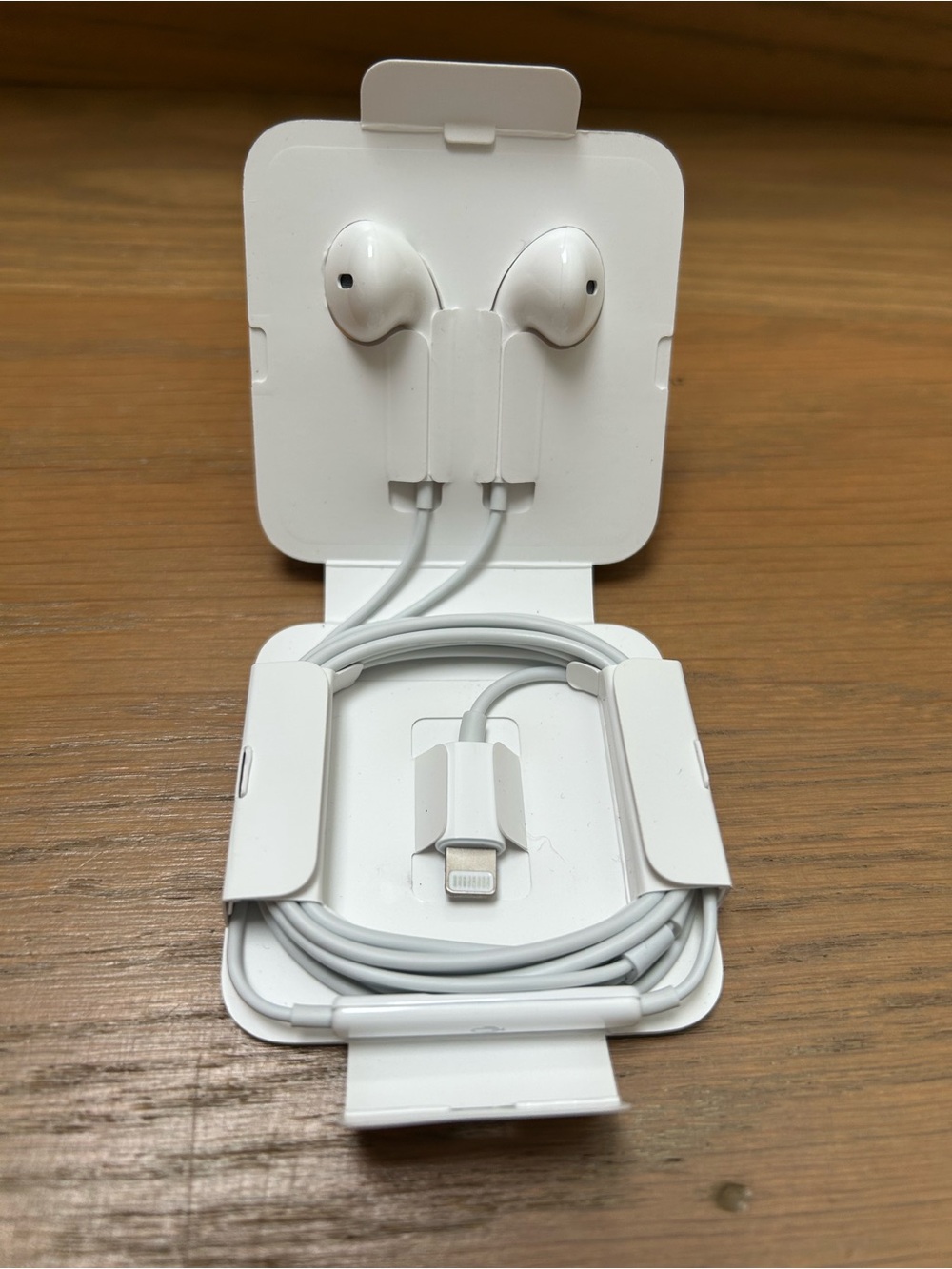 Apple EarPods Lightning Connector OEM Genuine Wired Earphones w/ Microphone